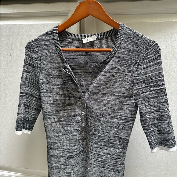 ALC Short Sleeve Cashmere Wool blend sweater size m white trim on sleeve snaps - Picture 2 of 6
